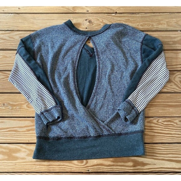 BKE Open Back V Neck Sweater Size XS Women’s Green - Picture 2 of 8